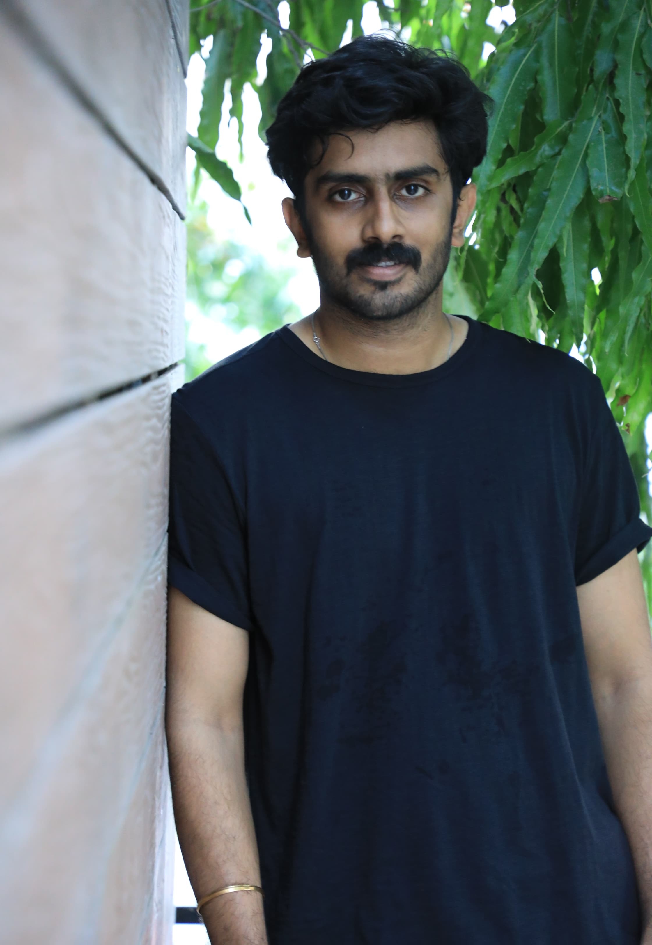 manidhargal movie actor Gunavanthan
